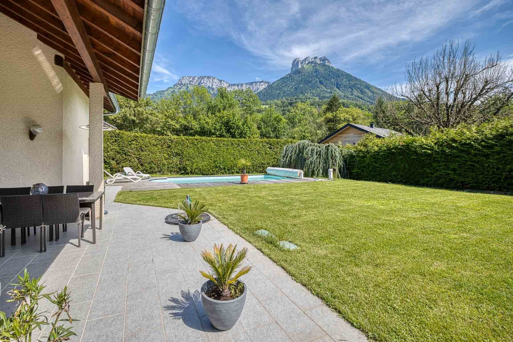 house 6 Rooms for sale on ANNECY (74000)