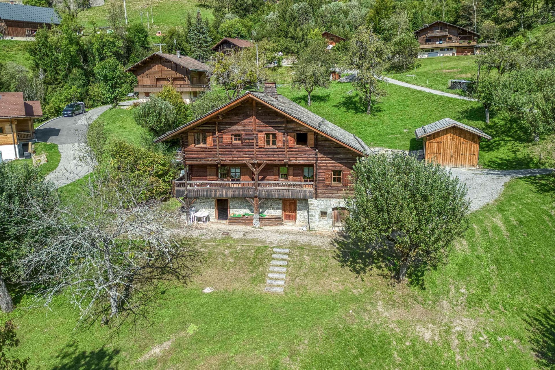 chalet 8 Rooms for sale on MANIGOD (74230)